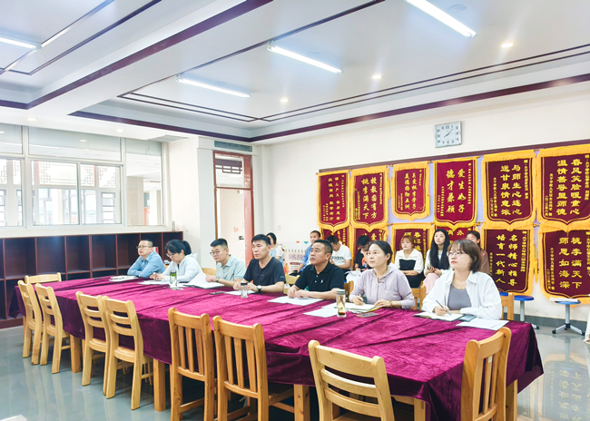 师者撷星启智 心灯长耀春山——夫子学校初中部第三届